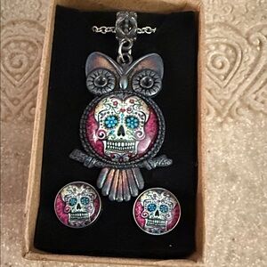 New in box 14” Women’s Sugar Skull Pendant and Pierced Earring Set